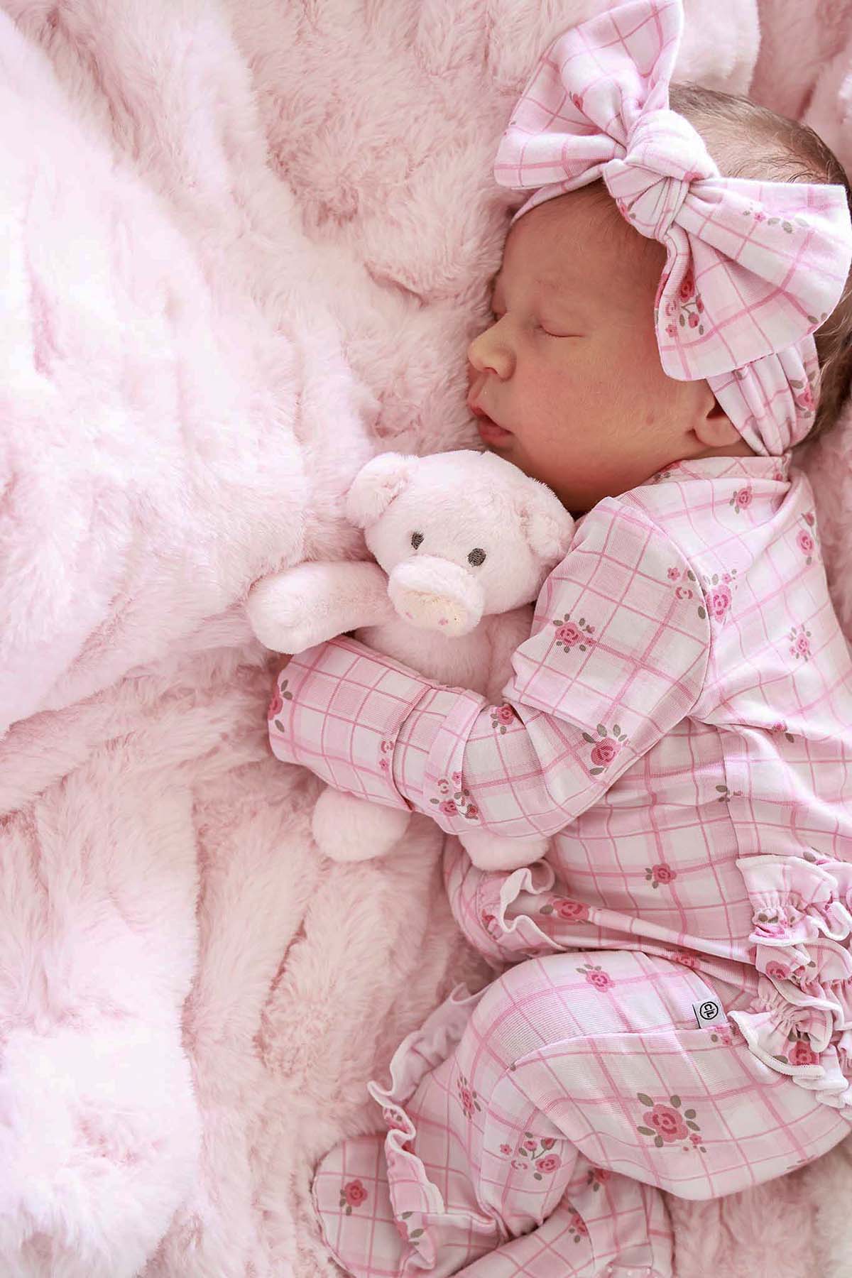 Double-Ruched Faux Fur Blankets - Image 17