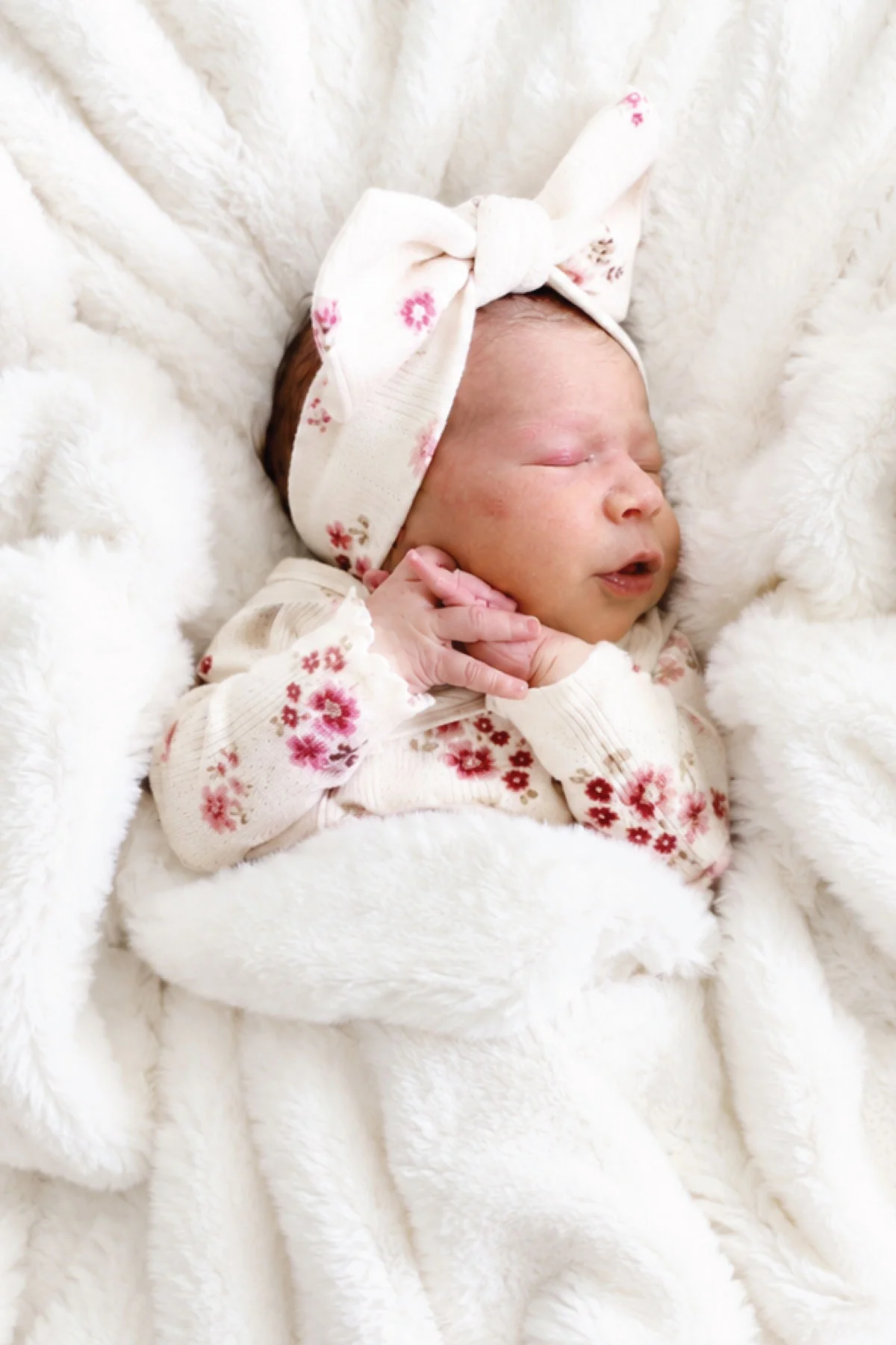 Double-Ruched Faux Fur Blankets - Image 4
